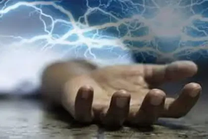 காஞ்சிபுரம் மின் கம்பம் அறுந்து கிடக்கும் காட்சி