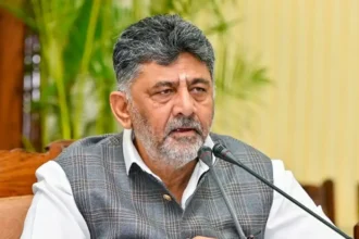 கர்நாடக முதல்வர் டி.கே. சிவக்குமார் செய்தியாளர்களிடம் பேசுகிறார்