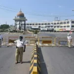 கர்நாடகாவில் முழு அடைப்பு போராட்டத்தின் போது போலீசார் நடவடிக்கை