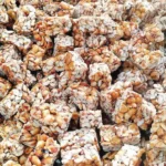 கோவில்பட்டி கடலைமிட்டாய் விற்பனை செய்யப்படும் காட்சி