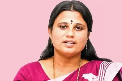 அமைச்சர் ஜெகதீஸ்வரி பேட்டி அளிக்கும் காட்சி