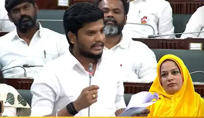 சட்டப்பேரவையில் உரையாற்றும் அமைச்சர் ரமேஷ்