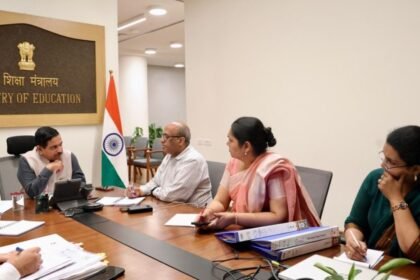 தேசிய தேர்வு முகமை அலுவலகம் அல்லது கல்வி அமைச்சக கட்டிடம்