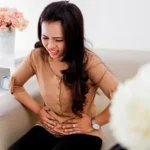 ஓமம் மற்றும் பிற மூலிகைகள் அடங்கிய ஒரு பாத்திரம்