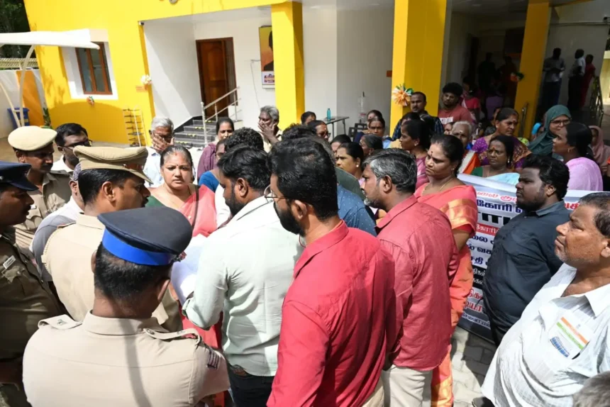 பெரம்பூரில் முதல்வர் விஜய்யின் அலுவலகத்தை முற்றுகையிட்டு போராட்டத்தில் ஈடுபட்ட பெண்கள்