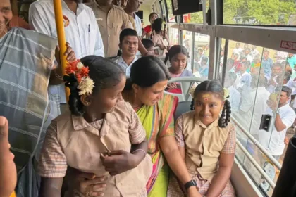 அமைச்சர் கீதா ஜெகதீஸ்வரி ராஜபாளையம் - கொருக்காம்பட்டி புதிய பேருந்து சேவையை கொடியசைத்து தொடங்கி வைக்கிறார்