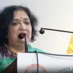 லதா ரஜினிகாந்த் பேசும் காட்சி