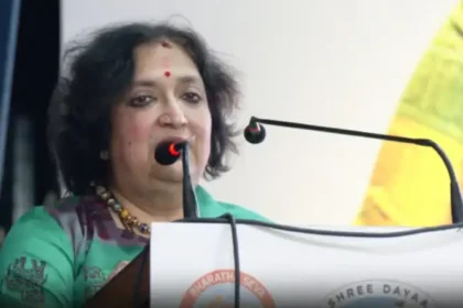 லதா ரஜினிகாந்த் பேசும் காட்சி