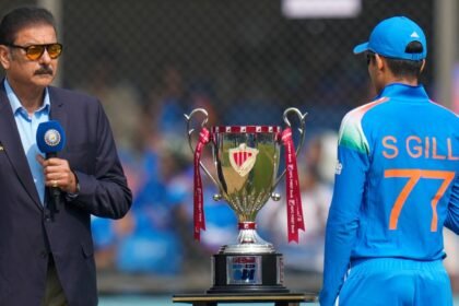முன்னாள் இந்திய கிரிக்கெட் வீரர் மற்றும் பயிற்சியாளர் ரவி சாஸ்திரி