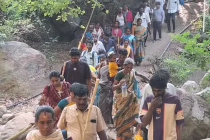 சதுரகிரி மலைப்பகுதியில் காட்டுத்தீ பரவல் காரணமாக பக்தர்களுக்கு தடை விதிக்கப்பட்டுள்ளது.
