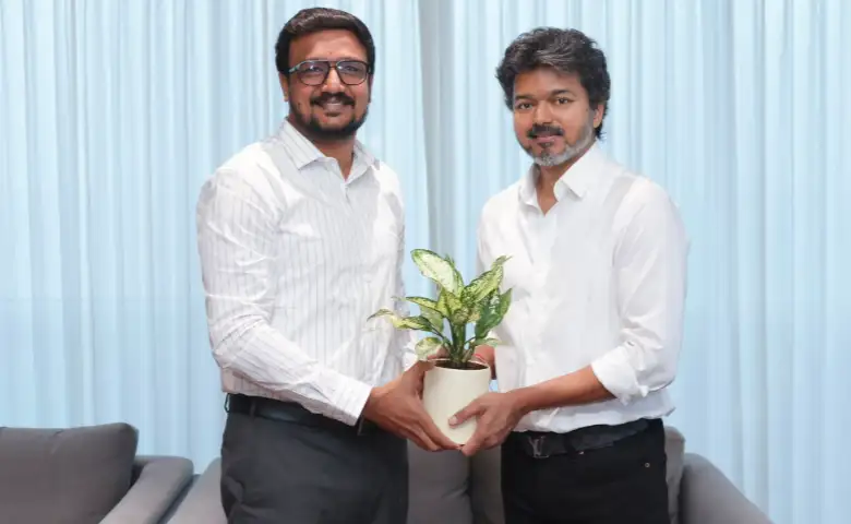 தமிழக முதல்வர் திரு.சி.ஜோசப் விஜய் முன்னிலையில் தமிழக வெற்றிக் கழகத்தில் இணையும் சிங்கை ராமச்சந்திரன்