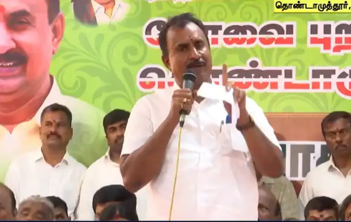 எஸ்.பி. வேலுமணி கோவை செயல்வீரர்கள் கூட்டத்தில் பேசுகிறார்