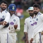 இலங்கை கிரிக்கெட் வீரர் சோனல் தினுஷா பேட்டிங் செய்யும் காட்சி