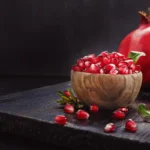 பல்வேறு வகையான மாதுளைப் பழங்கள் மற்றும் அதன் விதைகள்