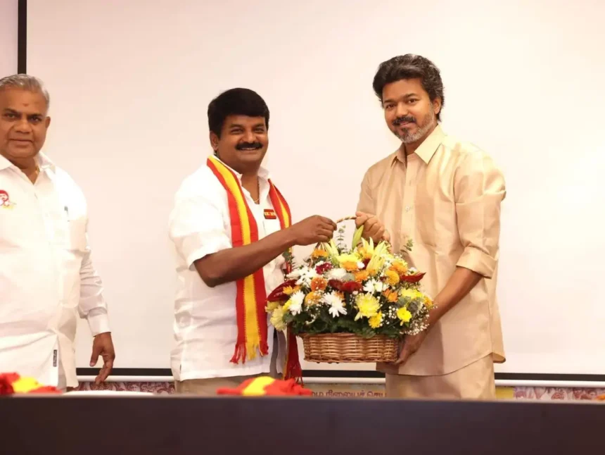 தமிழக வெற்றிக் கழகத்தின் தலைவர் மற்றும் முதல்வர் விஜய் புதிய நிர்வாகிகளை அறிவிக்கிறார்
