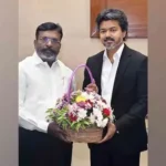 விடுதலை சிறுத்தைகள் கட்சி தலைவர் தொல். திருமாவளவன் முதலமைச்சர் விஜய்யை சந்திக்கும் காட்சி