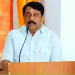 தமிழக பாஜ தலைவர் நயினார் நாகேந்திரன் அறிக்கை வாசிக்கிறார்