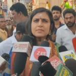 பாஜக மூத்த நிர்வாகி கஸ்தூரி செய்தியாளர்களை சந்திக்கும் காட்சி