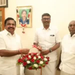 தமிழக வெற்றிக் கழகத்தின் (தவெக) வேட்பாளர் அருண்குமார் அதிமுகவில் இணையும் நிகழ்வு
