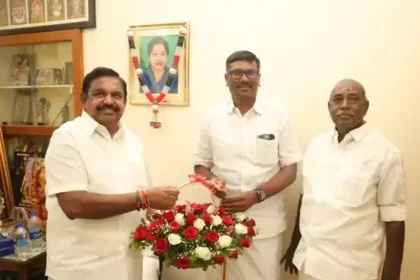 தமிழக வெற்றிக் கழகத்தின் (தவெக) வேட்பாளர் அருண்குமார் அதிமுகவில் இணையும் நிகழ்வு