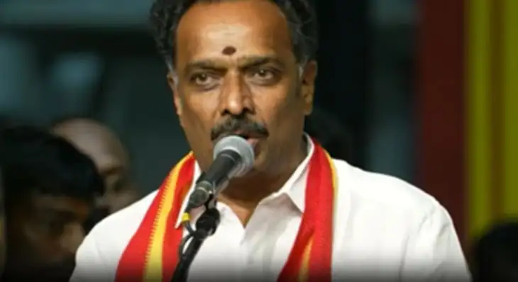 முன்னாள் அமைச்சர் எம்.ஆர்.விஜயபாஸ்கர் பொதுக்கூட்டத்தில் பேசுகிறார்