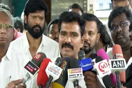 அமைச்சர் நிர்மல்குமார் செய்தியாளர்களிடம் பேசுகிறார்