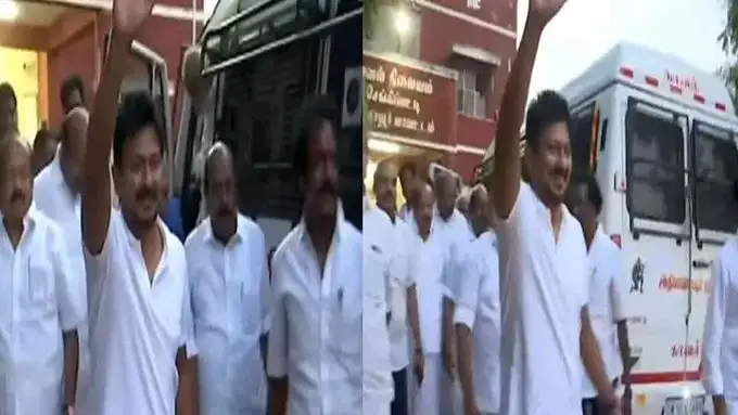 எதிர்க்கட்சித் தலைவர் உதயநிதி ஸ்டாலின் காவல் நிலையத்திற்குள் செல்கிறார்