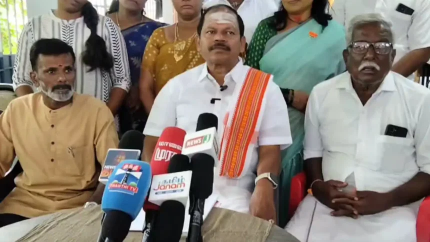 இந்து மக்கள் கட்சியின் தலைவர் அர்ஜுன் சம்பத் செய்தியாளர்களிடம் பேசுகிறார்