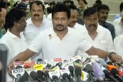 எதிர்க்கட்சித் தலைவர் உதயநிதி ஸ்டாலின் திருச்சி விமான நிலையத்தில் செய்தியாளர்களை சந்தித்துப் பேசுகிறார்