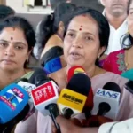 வானதி சீனிவாசன் செய்தியாளர்களிடம் பேசுகிறார்