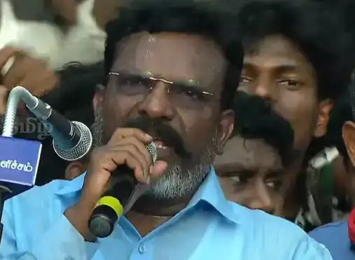 விசிக தலைவர் திருமாவளவன் உரை நிகழ்த்துகிறார்