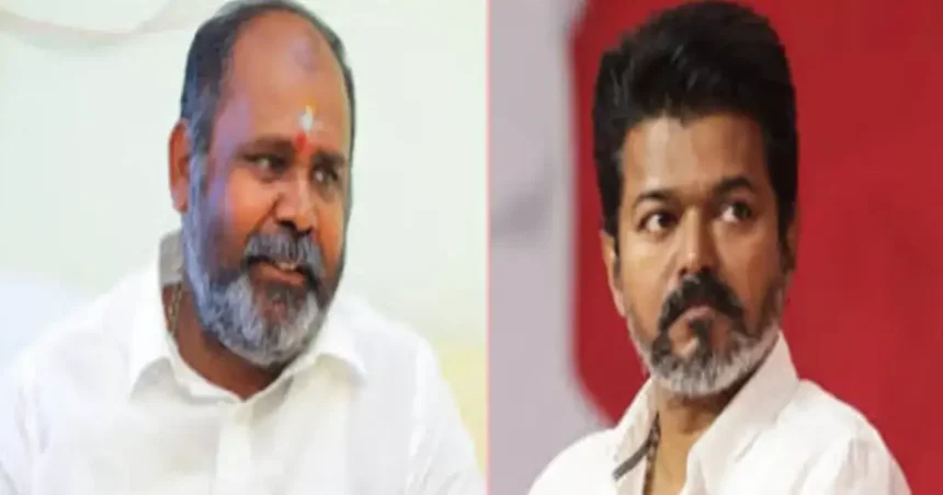 முன்னாள் அமைச்சர் ஆர்.பி.உதயகுமார் செய்தியாளர் சந்திப்பில் பேசுகிறார்