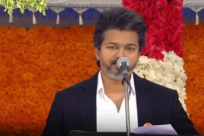 முதலமைச்சர் விஜய் தேசியக்கொடி ஏற்றி உரையாற்றுகிறார்