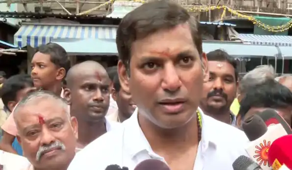 நடிகர் விஷால் பேட்டி அளிக்கும் காட்சி