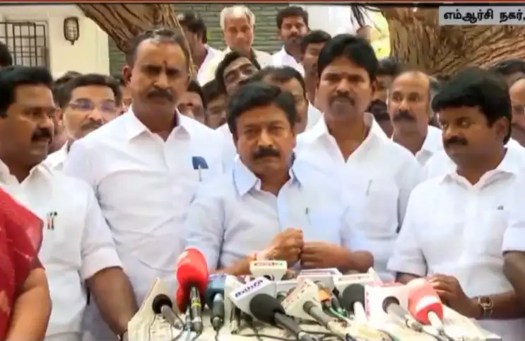 அதிமுக கட்சி சின்னம் மற்றும் தேர்தல் பிரச்சாரப் பின்னணி