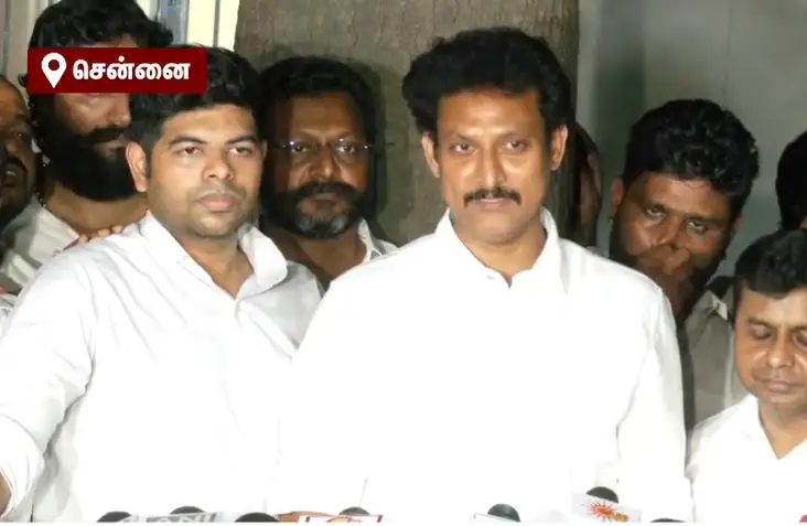 முன்னாள் அமைச்சர் அன்பில் மகேஷ் செய்தியாளர்களை சந்திக்கும் காட்சி