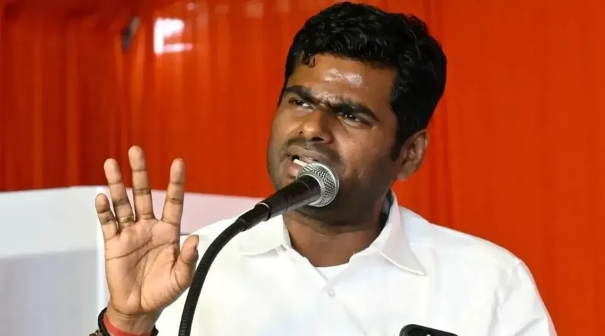 வி தி லீடர்ஸ் நிறுவனர் அண்ணாமலை விருதுகள் வழங்கும் விழாவில் பேசுகிறார்