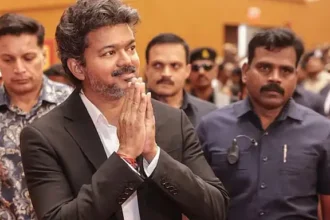 லண்டனில் முதலமைச்சர் ஜோசப் விஜய்யின் நிகழ்ச்சி ரத்து செய்யப்பட்டதை அடுத்து ரசிகர்கள் ஏமாற்றத்துடன் காணப்படுதல்