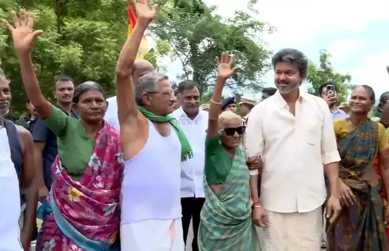 முதலமைச்சர் விஜய் விவசாயி ஒருவரின் வீட்டிற்கு சென்றார்