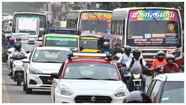 கோவையில் போக்குவரத்து மாற்றங்கள் குறித்த அறிவிப்பு பலகை