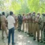 வனத்துறை ஊழியர்கள் உணவுப்படி நிதி முறைகேடு தொடர்பாக புகார் அளிக்கும் காட்சி