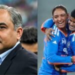 இந்திய மகளிர் கிரிக்கெட் அணி வீரர்கள் கோப்பையுடன் கொண்டாடும் காட்சி