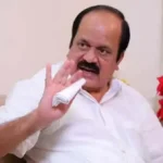 சபாநாயகர் ஜே.சி.டி. பிரபாகர் செய்தியாளர்களிடம் பேசுகிறார்