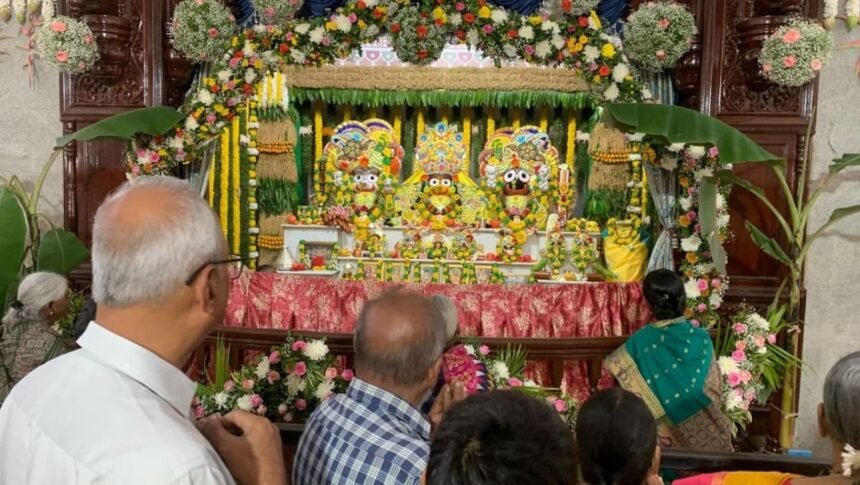 கோயம்புத்தூர் இஸ்கான் கோவிலில் கிருஷ்ண ஜெயந்தி கொண்டாட்டம்