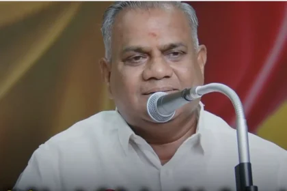அமைச்சர் என். ஆனந்த் கரூர் துயரம் குறித்து எக்ஸ் தளத்தில் பதிவிடும் காட்சி