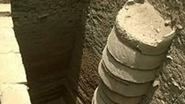 கீழடி அகழாய்வில் கண்டெடுக்கப்பட்ட 8 அடுக்கு உறைகிணறு
