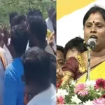 மதுராந்தகம் தொகுதி வேட்பாளர் மரகதம் குமரவேல் மக்களிடம் வாக்கு சேகரிக்கும் காட்சி