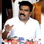 அமைச்சர் நிர்மல் குமார் செய்தியாளர்களை சந்திக்கும் காட்சி
