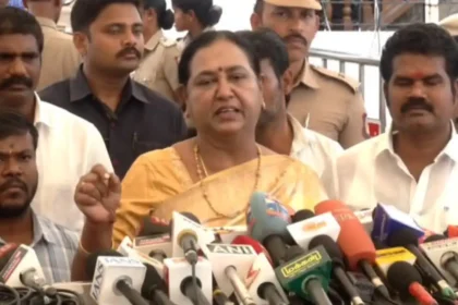 தேமுதிக பொதுச் செயலாளர் பிரேமலதா விஜயகாந்த் செய்தியாளர்களை சந்திக்கும் காட்சி