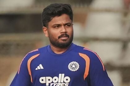 இந்திய கிரிக்கெட் வீரர் சஞ்சு சாம்சன் பேட்டி அளிக்கும் காட்சி